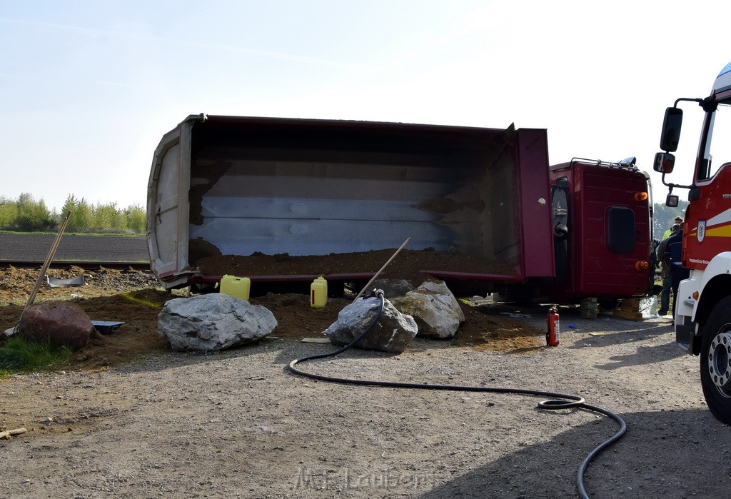 Schwerer VU LKW Zug Bergheim Kenten Koelnerstr P041.JPG - Miklos Laubert